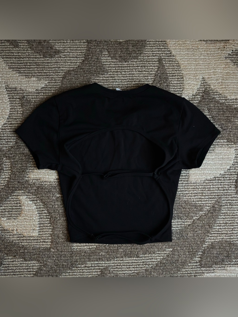 Black Cutout Back Crop Top — Garage